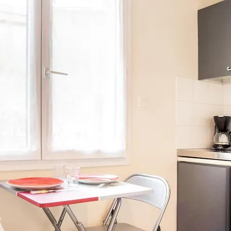 Le 12 Carnot - Serenite Assuree Dans Ce Grand Studio Apartment *
