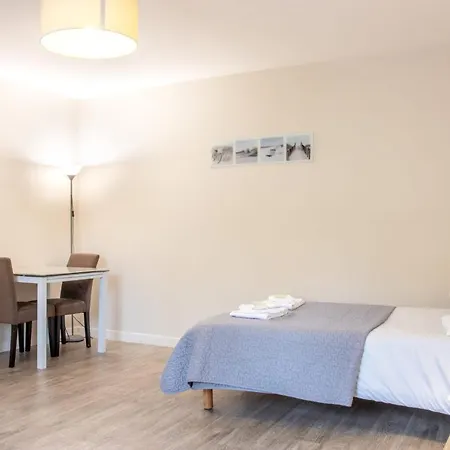 Le 12 Carnot - Serenite Assuree Dans Ce Grand Studio Apartment