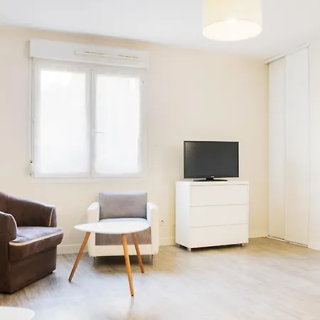 Le 12 Carnot - Serenite Assuree Dans Ce Grand Studio * Poitiers